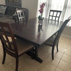 Dinning Table