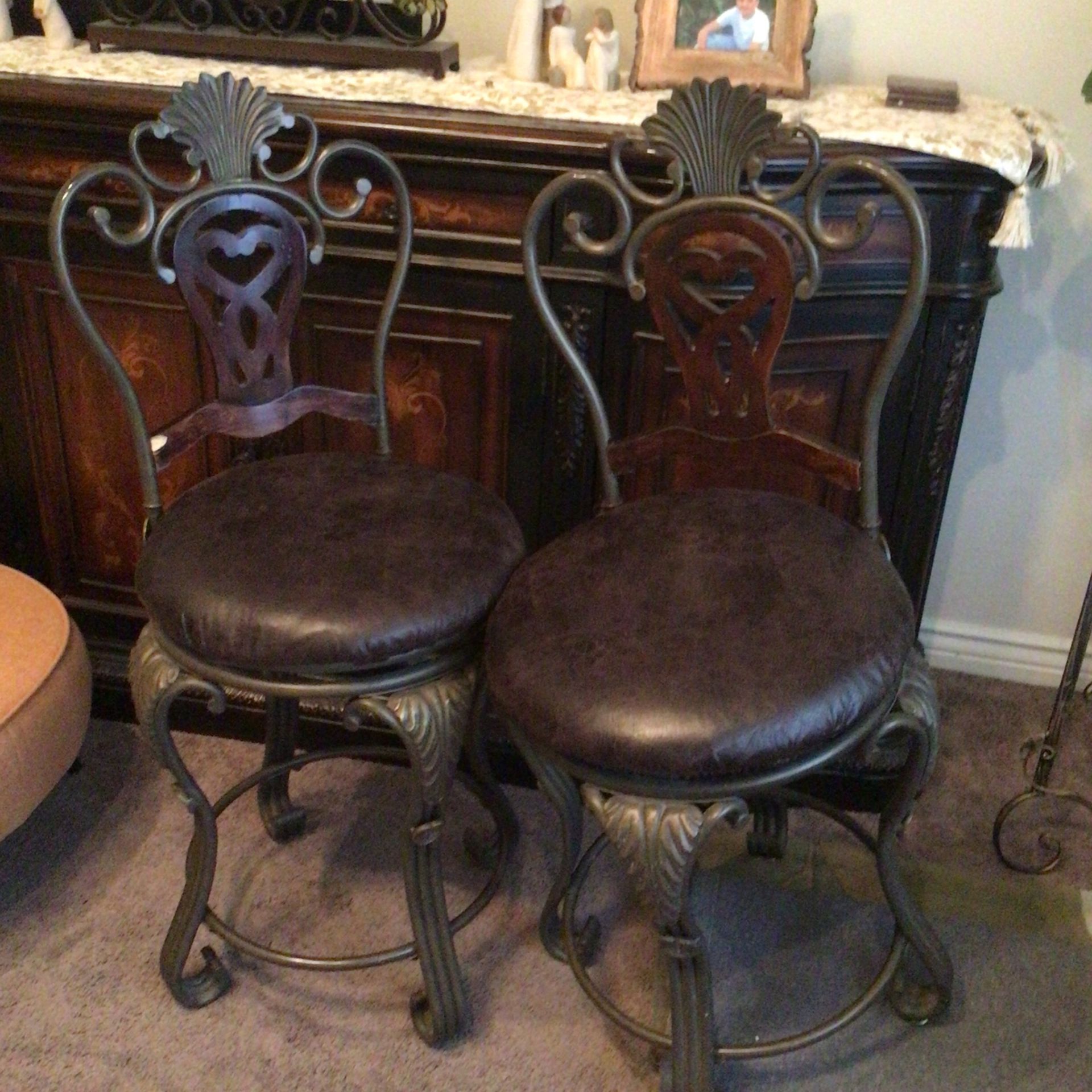 2 Counter High Stools 