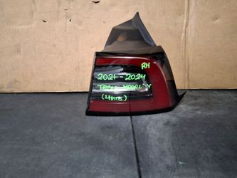 2021-2022-2023-2024 TESLA MODEL Y RIGHT SIDE TAIL LIGHT (4PINS) OEM USED #12466