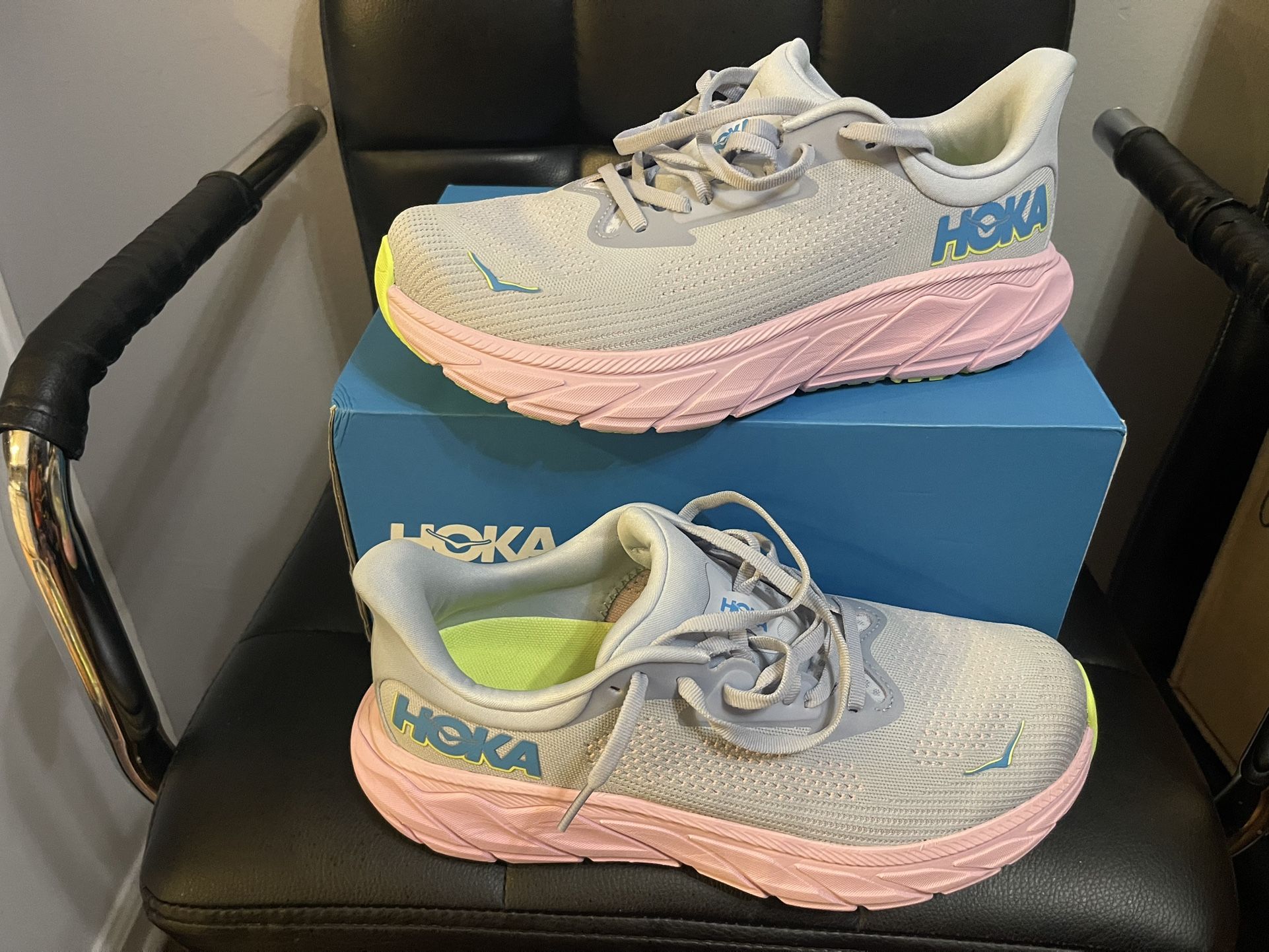 Hoka Arahi 7 / Size 9D Women’s $95