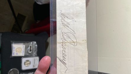 Arnold Schwarzenegger autograph Arnold Schwarzenegger autograph