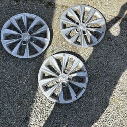 16 ‘ wheel covers for toyota 30$ for all 3