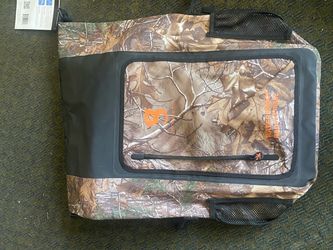 Geckobrands Paddler Waterproof Backpack - Realtree Edge Camo