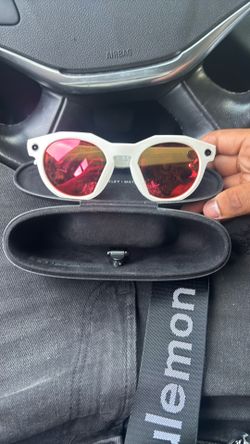Meta glasses