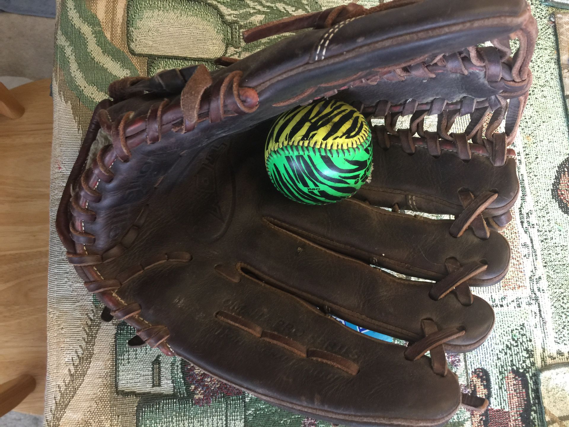 TPX Baseball glove