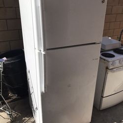 Refrigetator