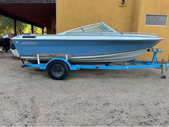 1985 4WINNS BOAT. (LAKE READY)