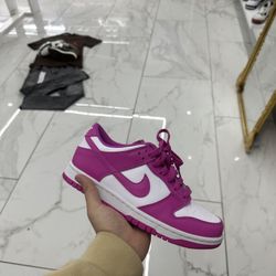 Nike Dunk Low Fuchsia Size 4y,4.5y,5y,5.5y,6y,6.5y 