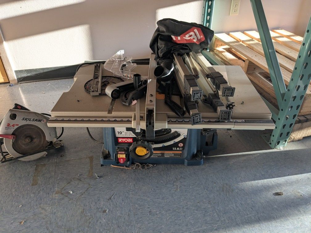 10" Table Saw.  With Portable Stand