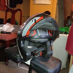 MT Atom -V Motorcycle Helmet - Quark - Fluo OrangeMT Atom -V Motorcycle Helmet - Quark 
