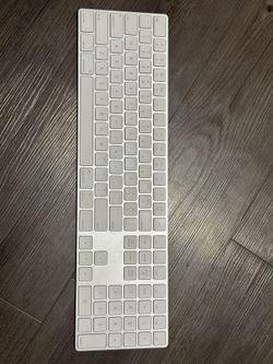 Magic Keyboard with Numeric Keypad - US English