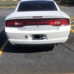 2014 white dodger 5.7 hemi police 179486 miles