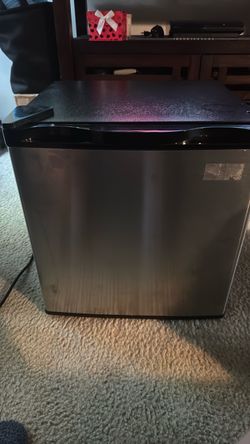 Mini Fridge with Freezer, 1.7 Cu.Ft Small Refrigerator, Silver