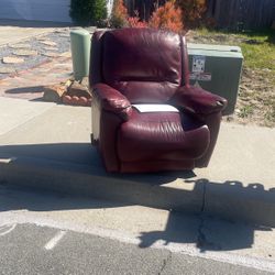Curb Alert-Free Leather Recliner 