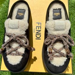 FENDI APRES CHICK PLATFORM MULES IN BLACK SUEDE AND NATURAL SHEARLING LOGO SZ 39