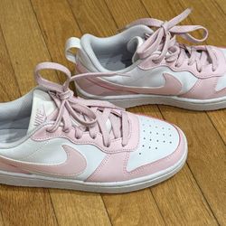 NIKE Pink And White Sneakers Kicks 