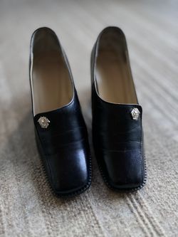 Gianni Versace Women’s Chunky Heel Black Leather Made In Italy Designer Loafers 