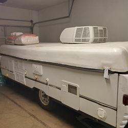 1999 TRLR Fleetwood