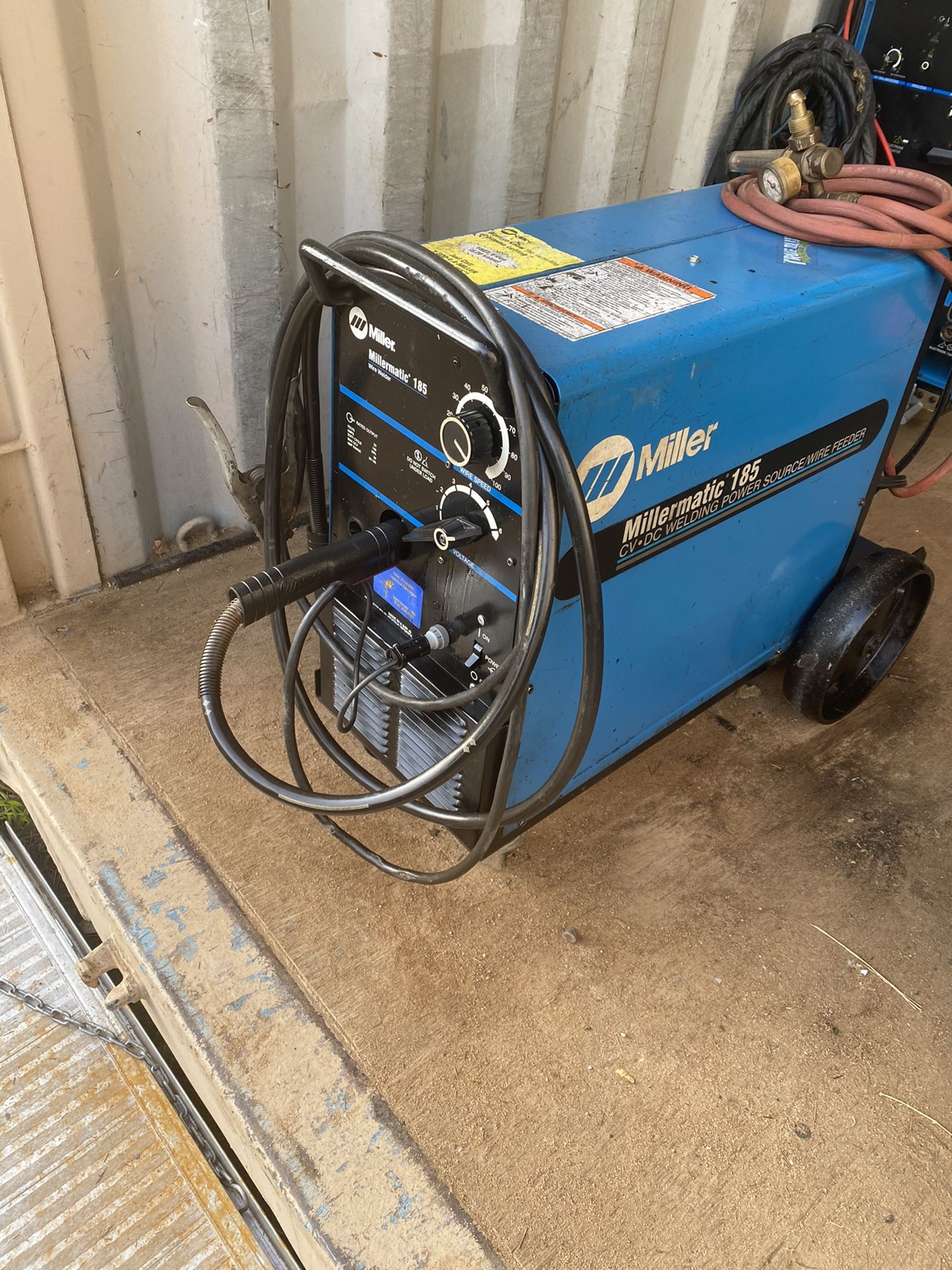 Miller Millermatic 185 Mig welder 200amps for Sale in Riverside, CA