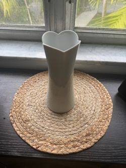 Flower vase