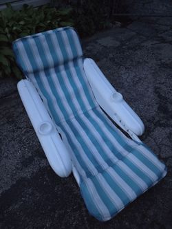 Pool lake float