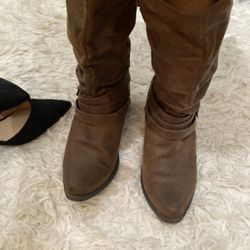 Brown boots 6.5