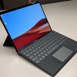 Microsoft Surface PRO 8 Touchscreen Intel Core i5-1135G7 8 GB RAM 256 GB SSD 2880x1920 LCD Iris Xe Graphics Windows 11