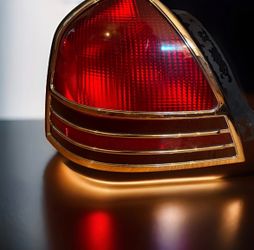 From A 2005 Mercury Grand Marquis Drivers Tail Light Assembly
