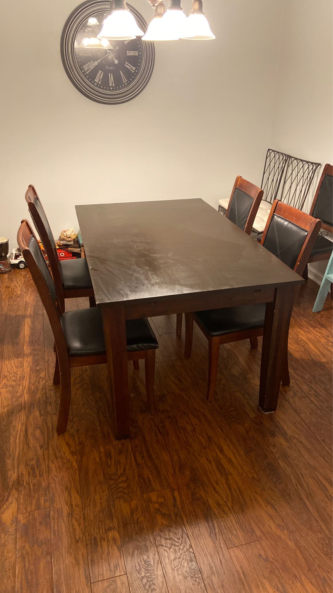 Dining Room Table w/ Extensions and 6 Chairs