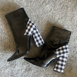 Women’s Public Desire Boots - Size: 5 *BRAND NEW / NEVER BEEN WORN*