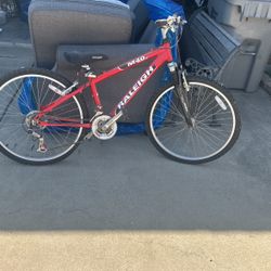 red Raleigh M40 mountain bike