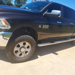 2017 Ram 2500 Mega Cab Cummins Turbo Diesel 4x4 Lifted on 37x13.50r20 Tires----$1,000's In Upgrades
