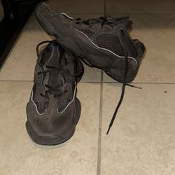 Yeezy 500 utility black