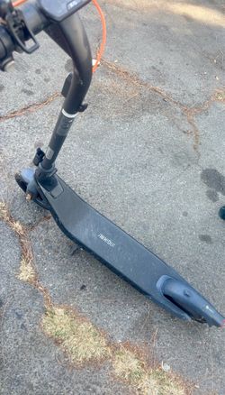 Segway - E2 Pro Electric Scooter - Efficient Commuter Scooter w/ 21.7 Mile Range, 18.6 MPH Speed & Apple Find My Integration - Black