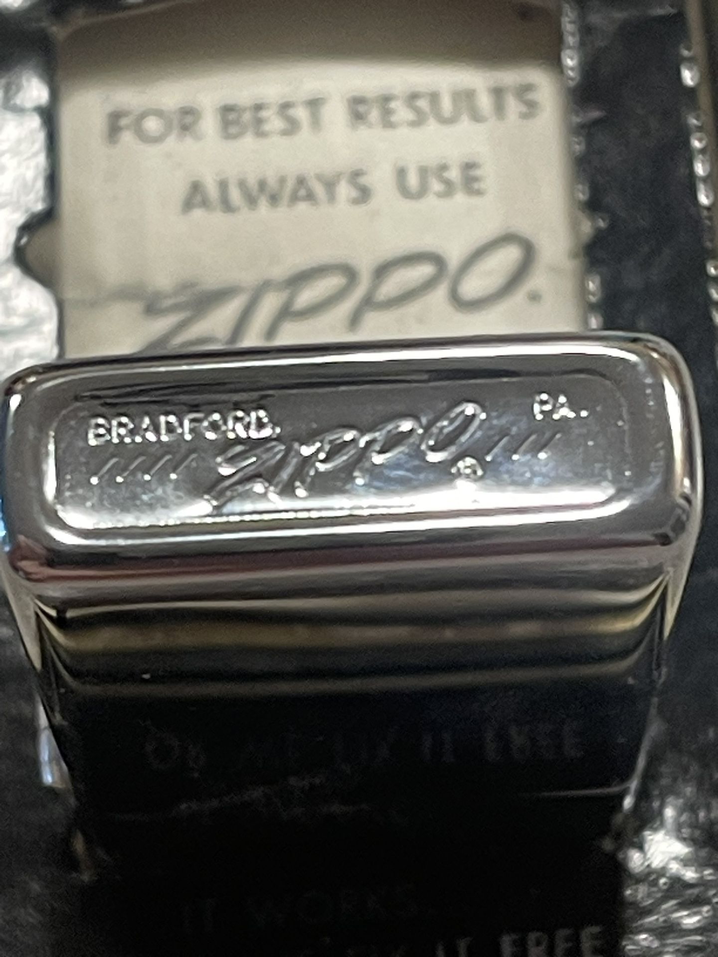 Vintage 1975 ~) Bicentennial 1776 Zippo Lighter w/ Period Box for 