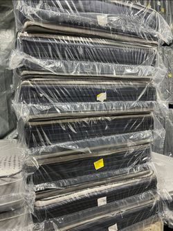 Luxury Queen Hybrid Mattress Brand New in Plastic