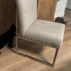 CITY FURNITURE TABLE CHAIRS