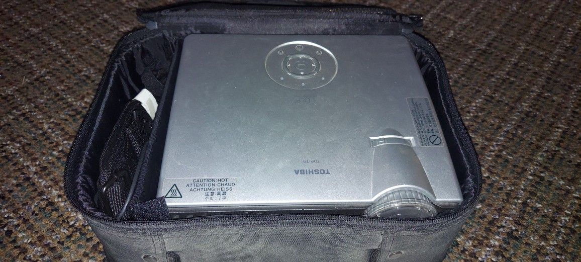 Toshoba Tdp T9 Projecter
