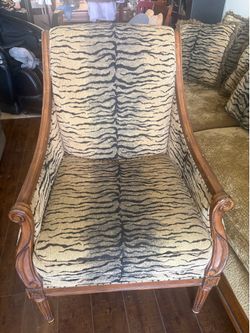 Couch / matching Chair