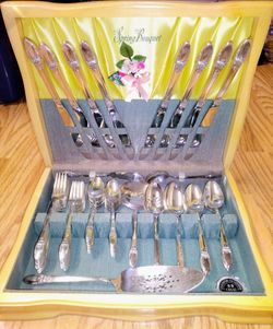 VTG 1847 Roger Bros Intn’l Silver First Love 54 pc Silver Plate Flatware, VGC!!