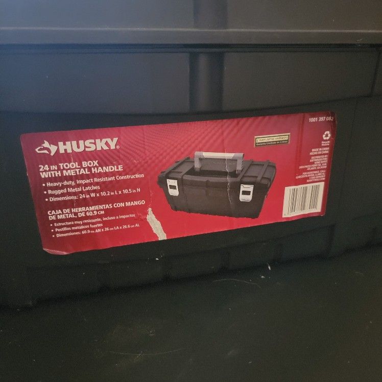 Husky 24in Tool Box With Metal Handle