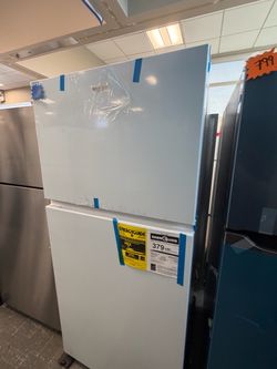 Whirlpool apartment size fridge