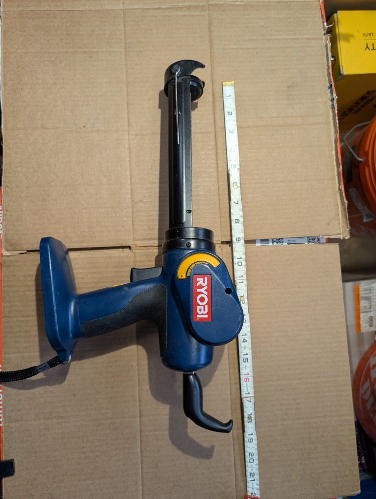 Ryobi P310 Cordless Electric Caulk And Adhesive Gun