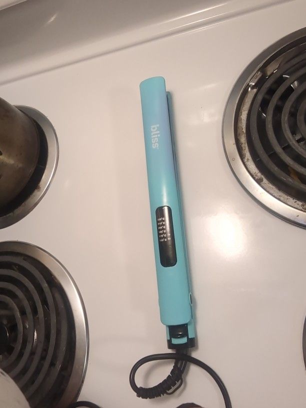 Bliss hair Straightener NEW