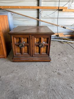 Mid century end table