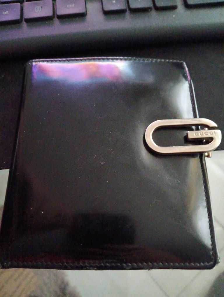 Authentic Gucci wallet Excellent condition