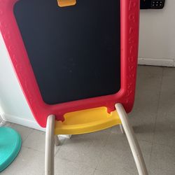Magnetic And Chalkboard Easel