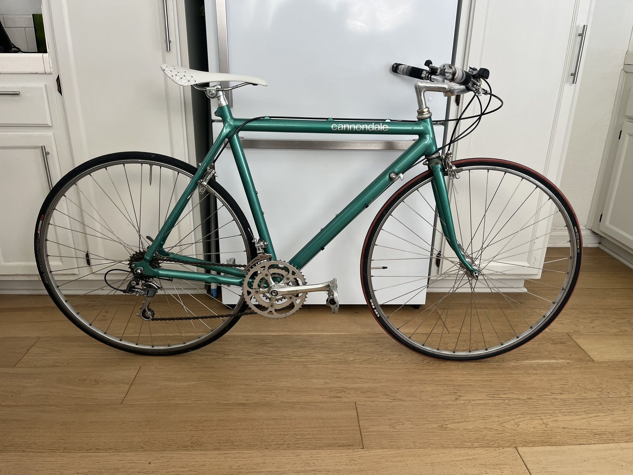 52cm Vintage Road Bike Cannondale 