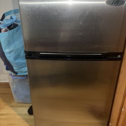 Spt Mini Refrigerator 