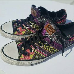 Converse  11.5  Festive Bag Print. 